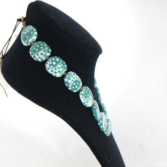 KAZURI Pebbles Green 18 in Handmade Necklace - Picture 3 of 5